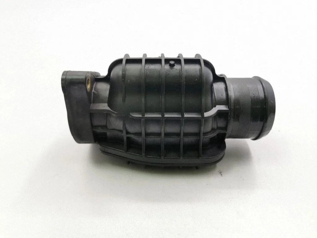 Vahejahuti voolik (-ud)/ toru (-d) 9687261180