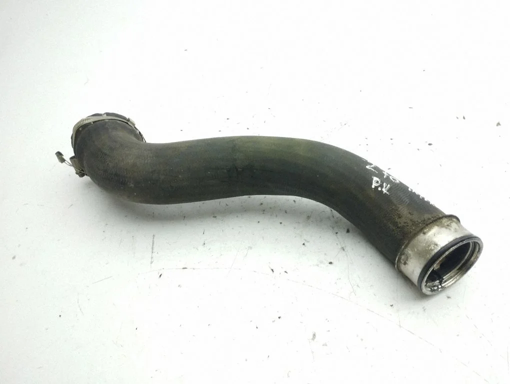 Intercooler hose/pipe – left