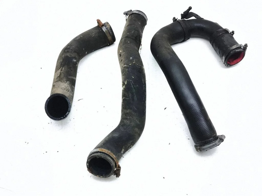 Intercooler hose/pipe AV616C750AD