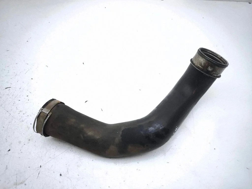 Intercooler hose/pipe – left
