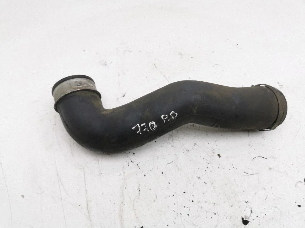 Intercooler hose/pipe