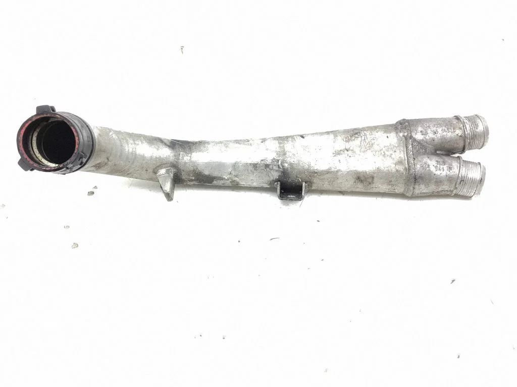 Vahejahuti voolik (-ud)/ toru (-d) 7L6145945C