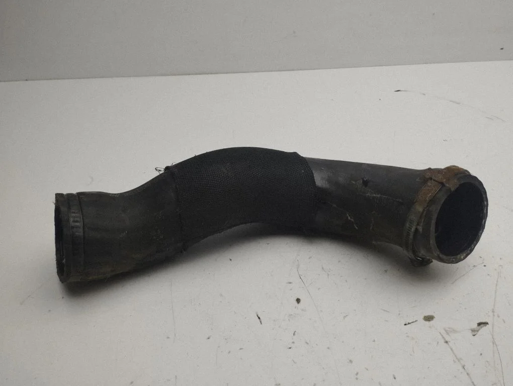 Intercooler hose/pipe – front right