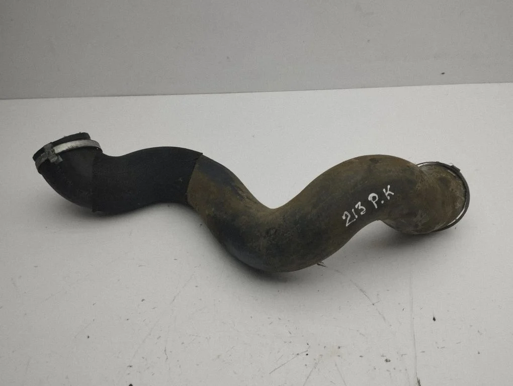 Intercooler hose/pipe – front left