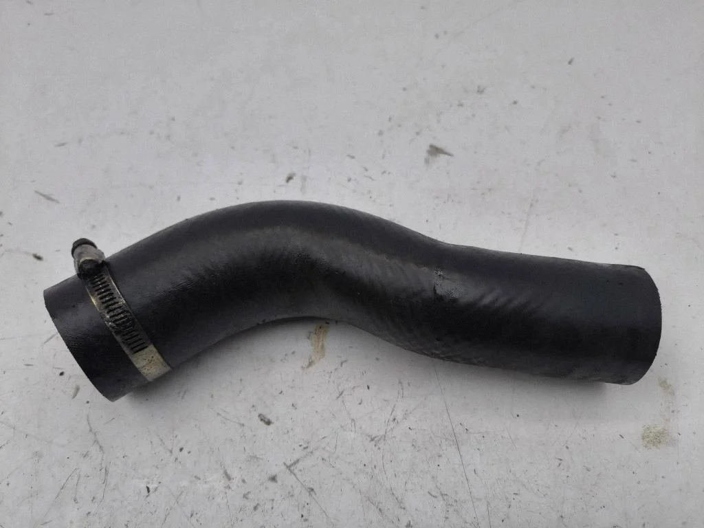 Intercooler hose/pipe