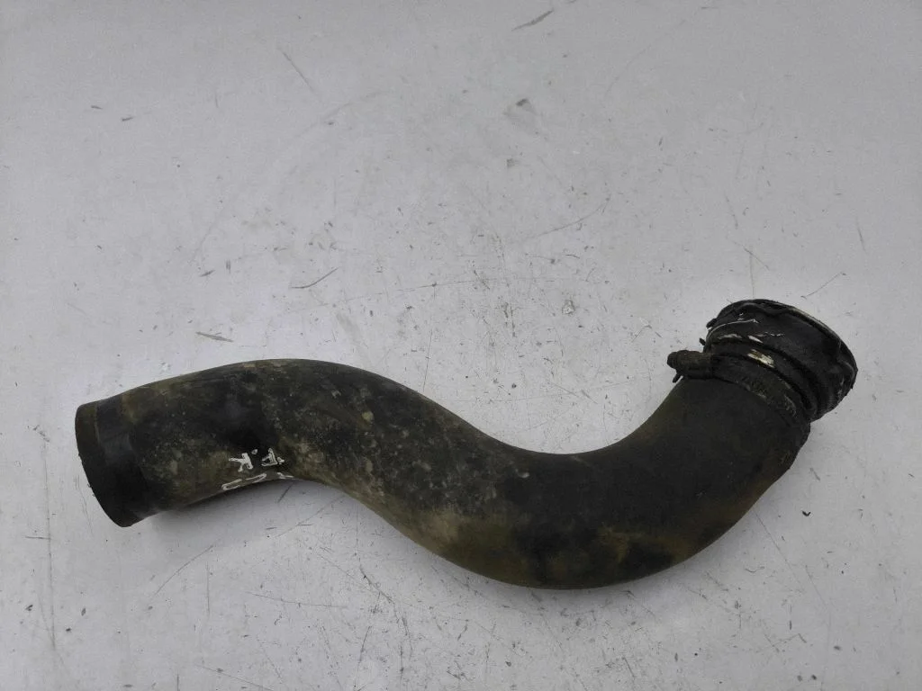 Intercooler hose/pipe – left