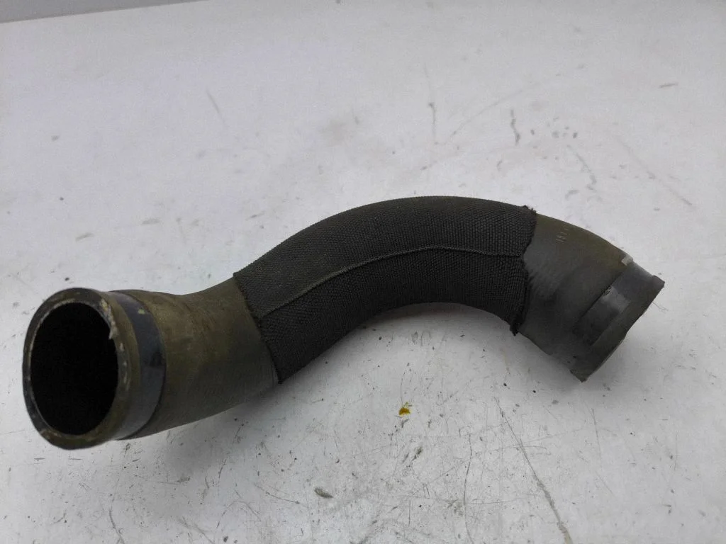 Intercooler hose/pipe – left