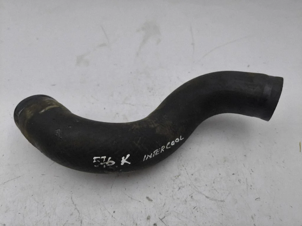 Intercooler hose/pipe – left