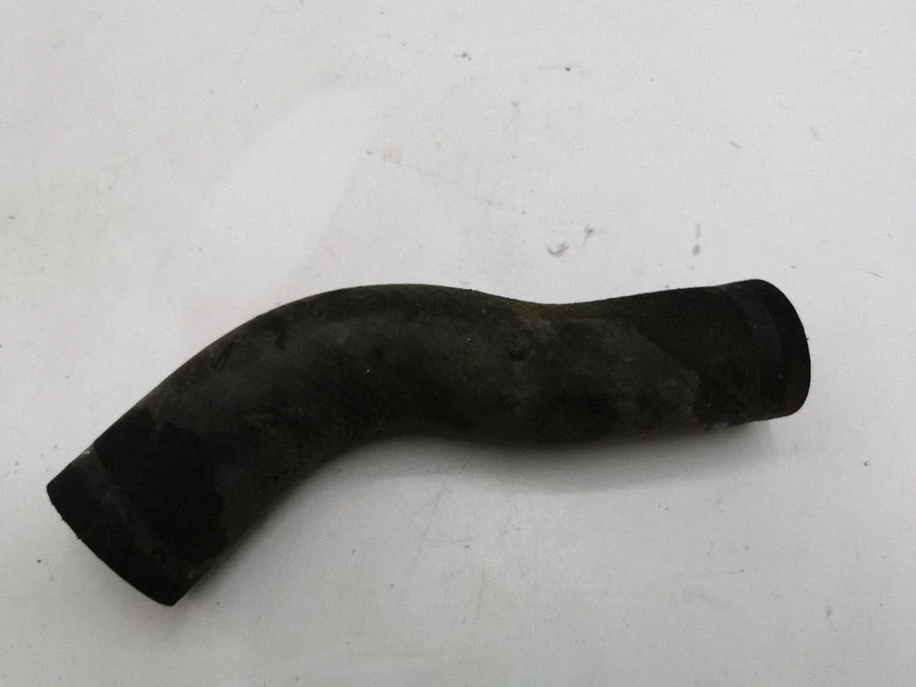 Intercooler hose/pipe