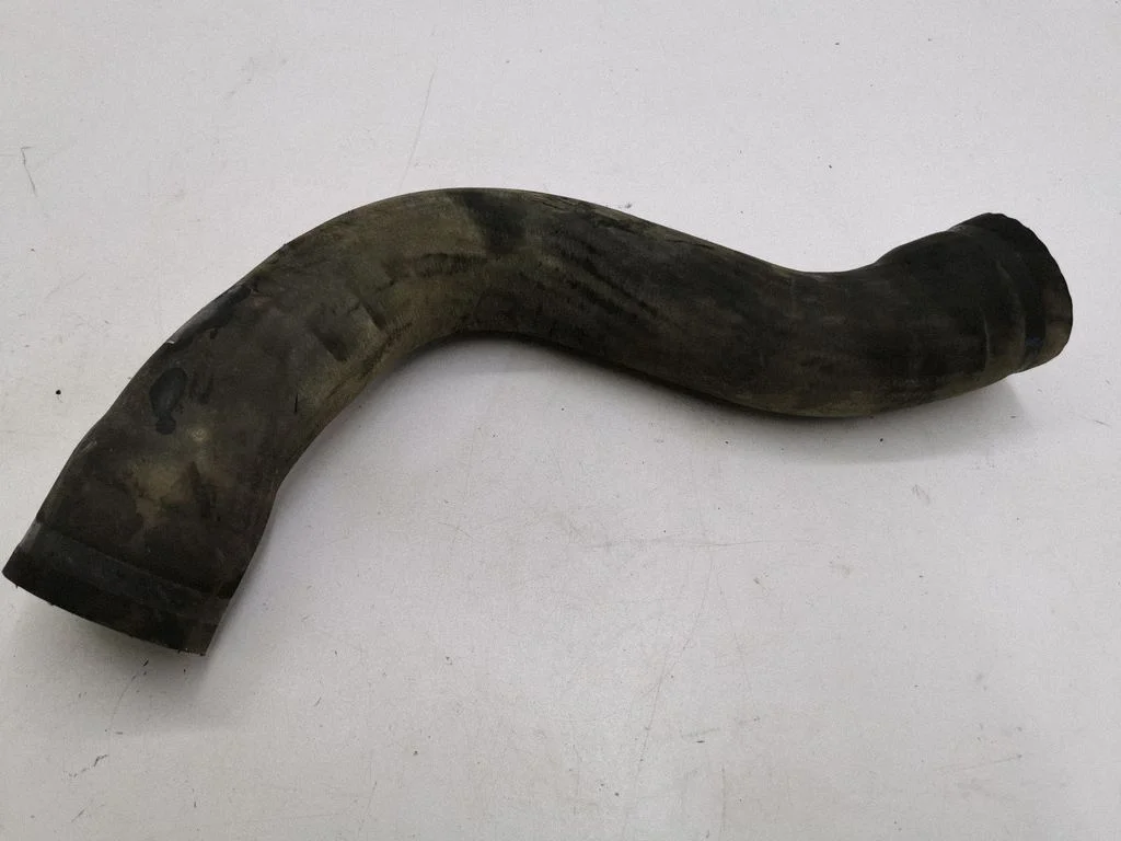 Intercooler hose/pipe