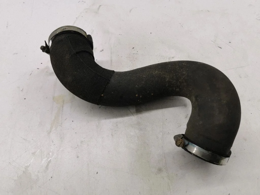 Intercooler hose/pipe