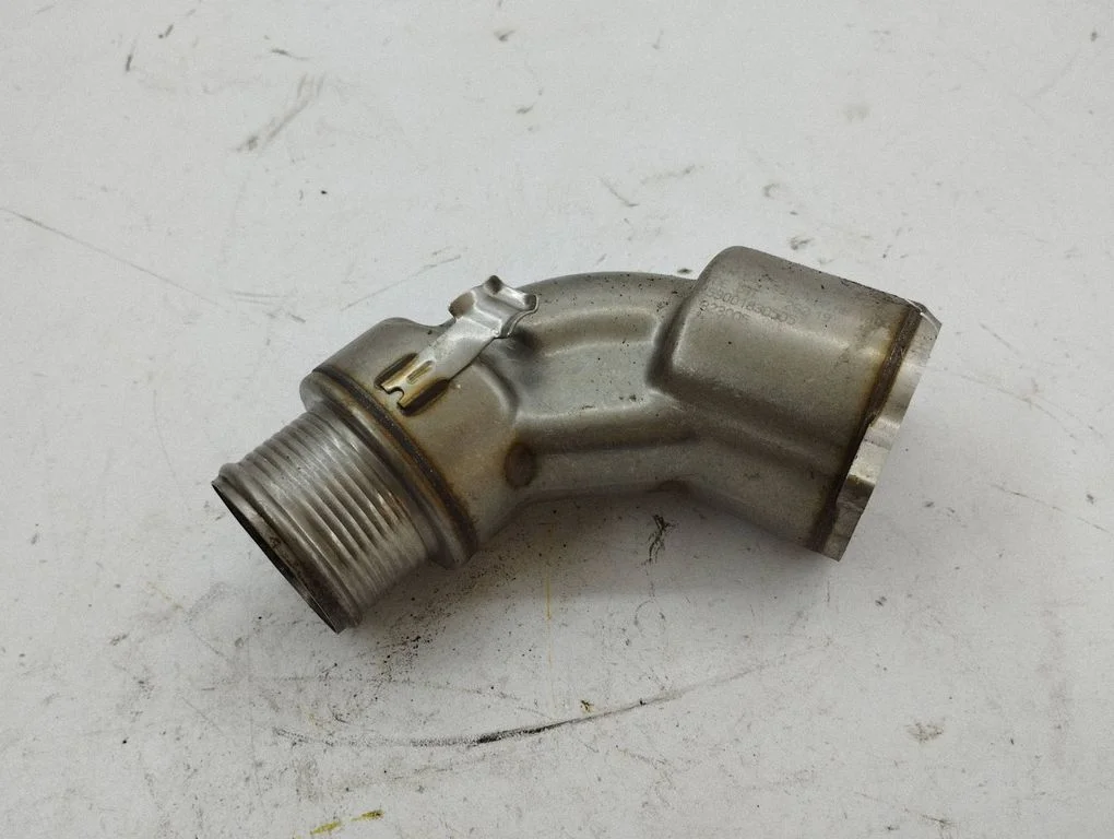Intercooler hose/pipe 04L131111
