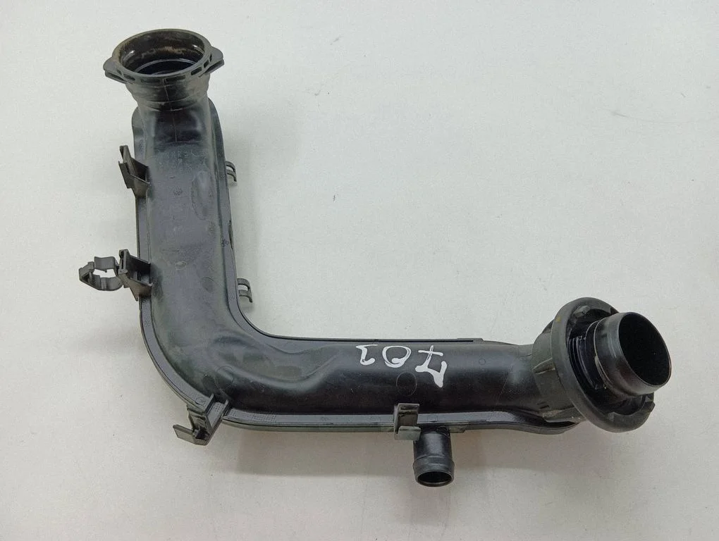 Intercooler hose/pipe 05C145674B