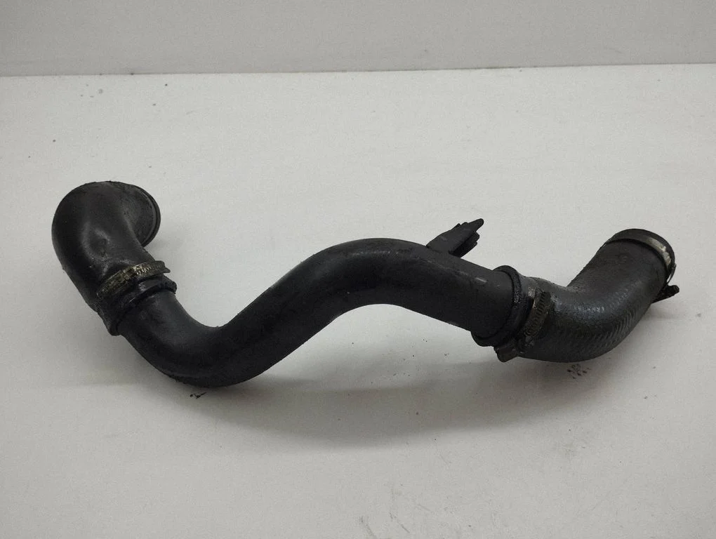 Intercooler hose/pipe