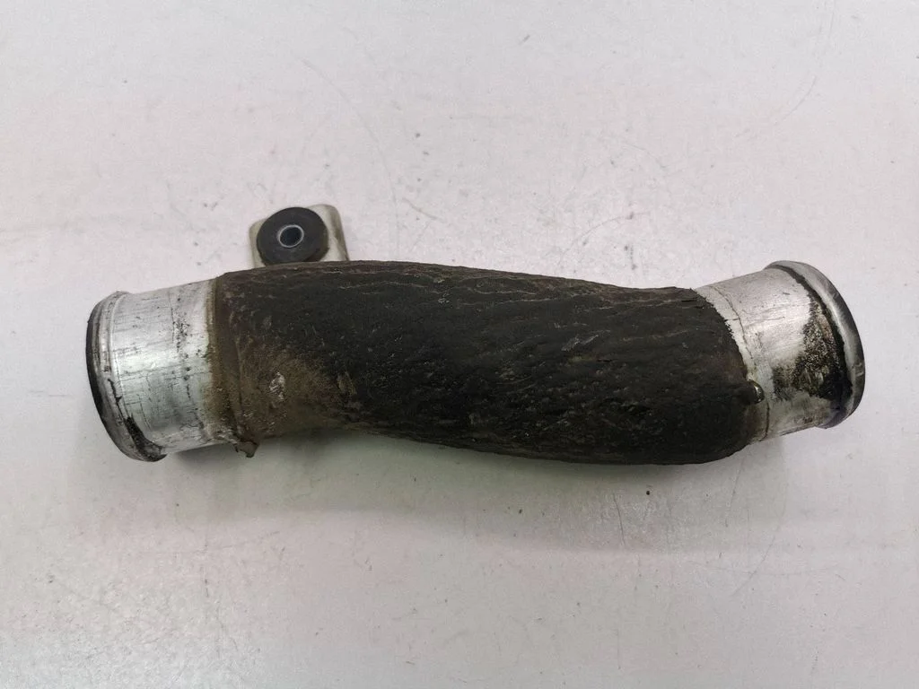 Intercooler hose/pipe