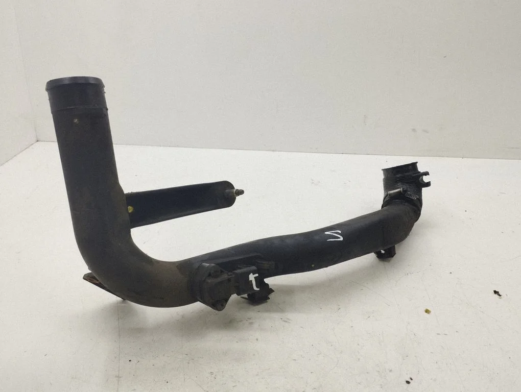 Intercooler hose/pipe 8D0145840