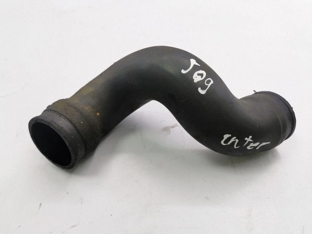 Intercooler hose/pipe