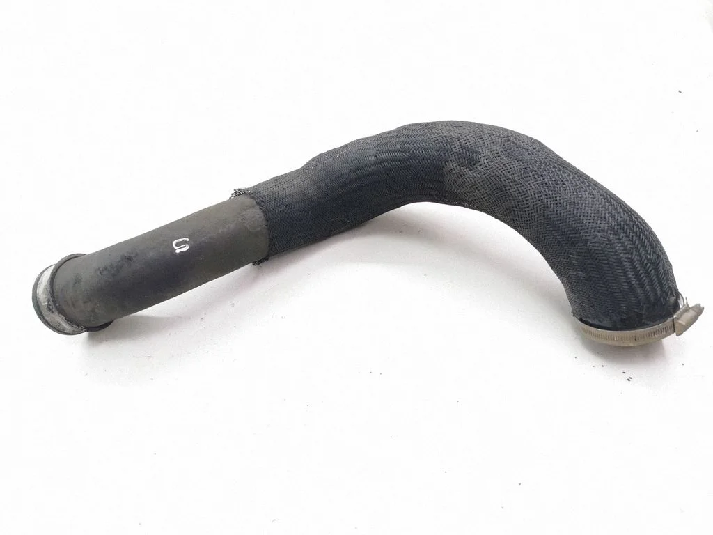 Intercooler hose/pipe