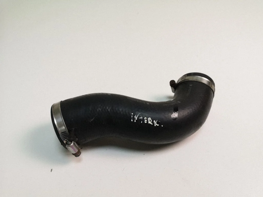 Intercooler hose/pipe
