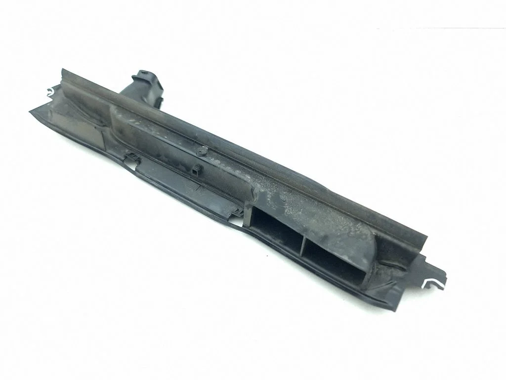 Intercooler air guide/duct channel LX619E635KA