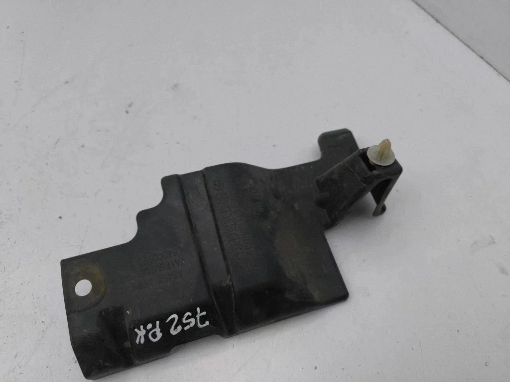 Intercooler air guide/duct channel 6400D922