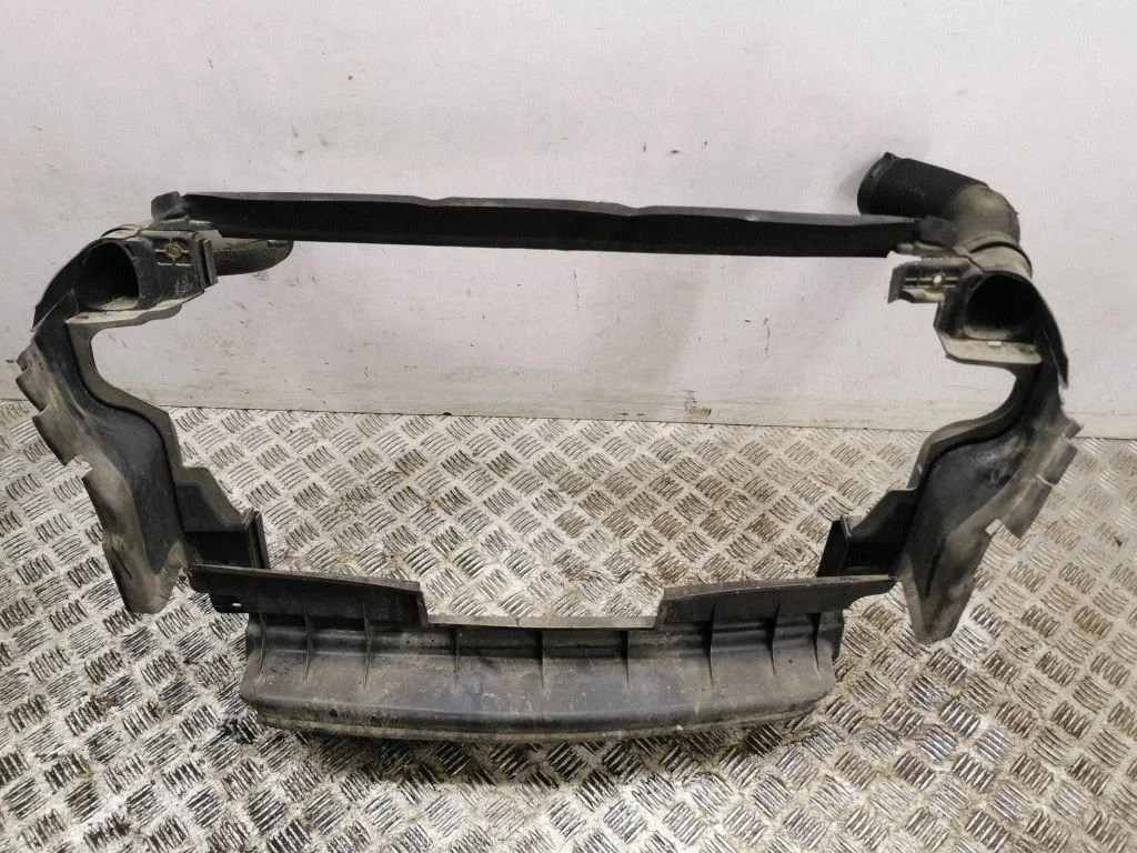 Intercooler air guide/duct channel – Mercedes-Benz ML-Class W164 (2005-2011)