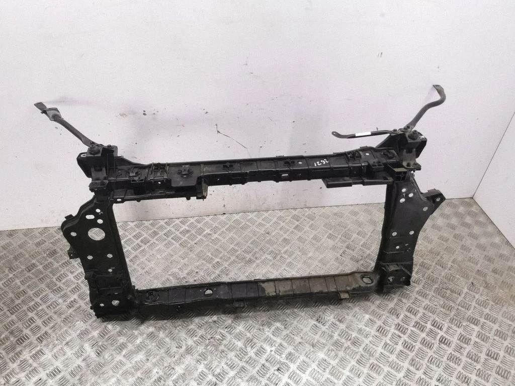 Radiator support slam panel 625009677R