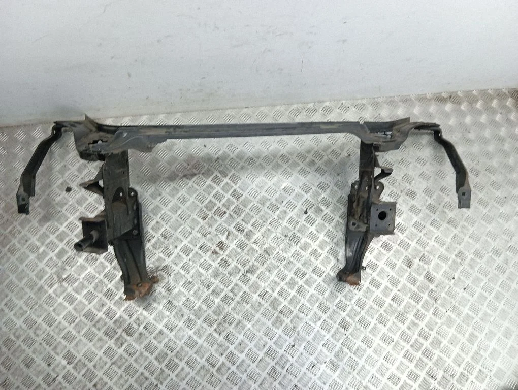 Radiator support slam panel – Mercedes-Benz CLS-Class C219 (2003-2011)