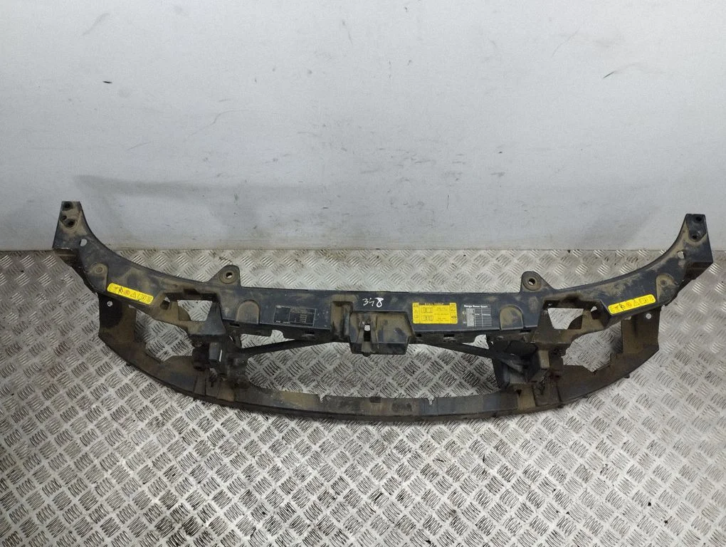 Radiaatori tugipaneel – Land Rover Range Rover Sport L320 (2005-2013)