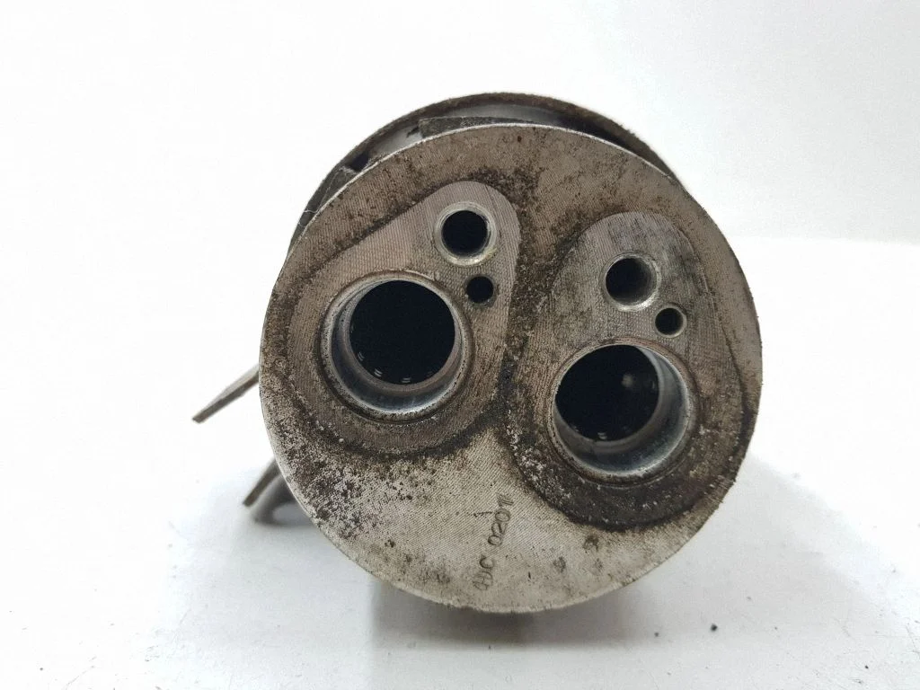 Air conditioning (A/C) air dryer