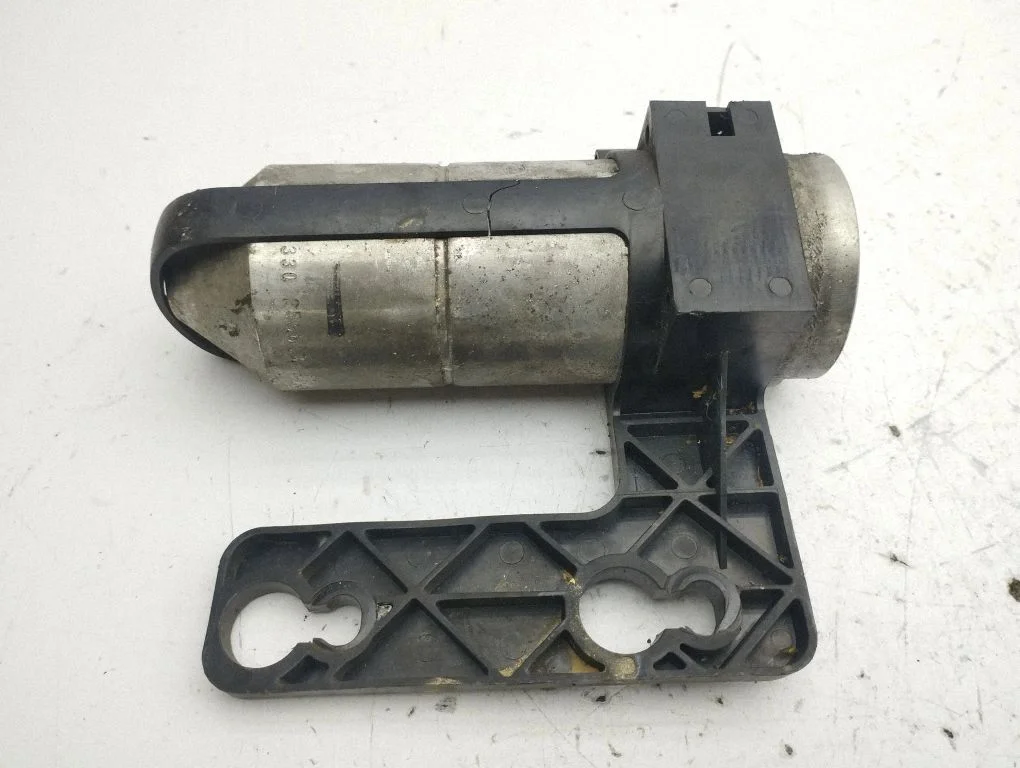 Air conditioning (A/C) air dryer – Chrysler Voyager (2004-2007)
