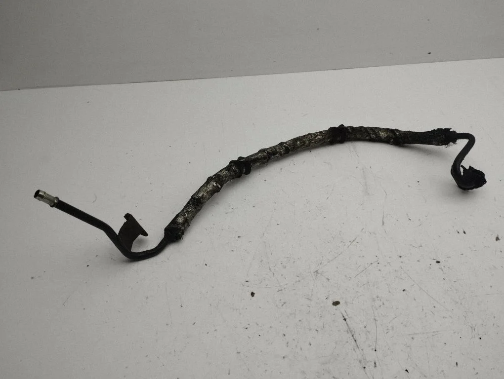 Gearbox oil cooler pipe/hose