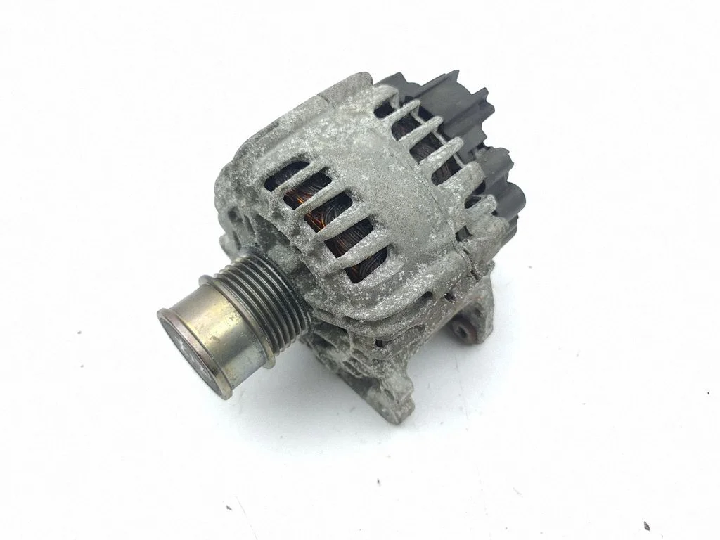 Generator/alternator 04E903015