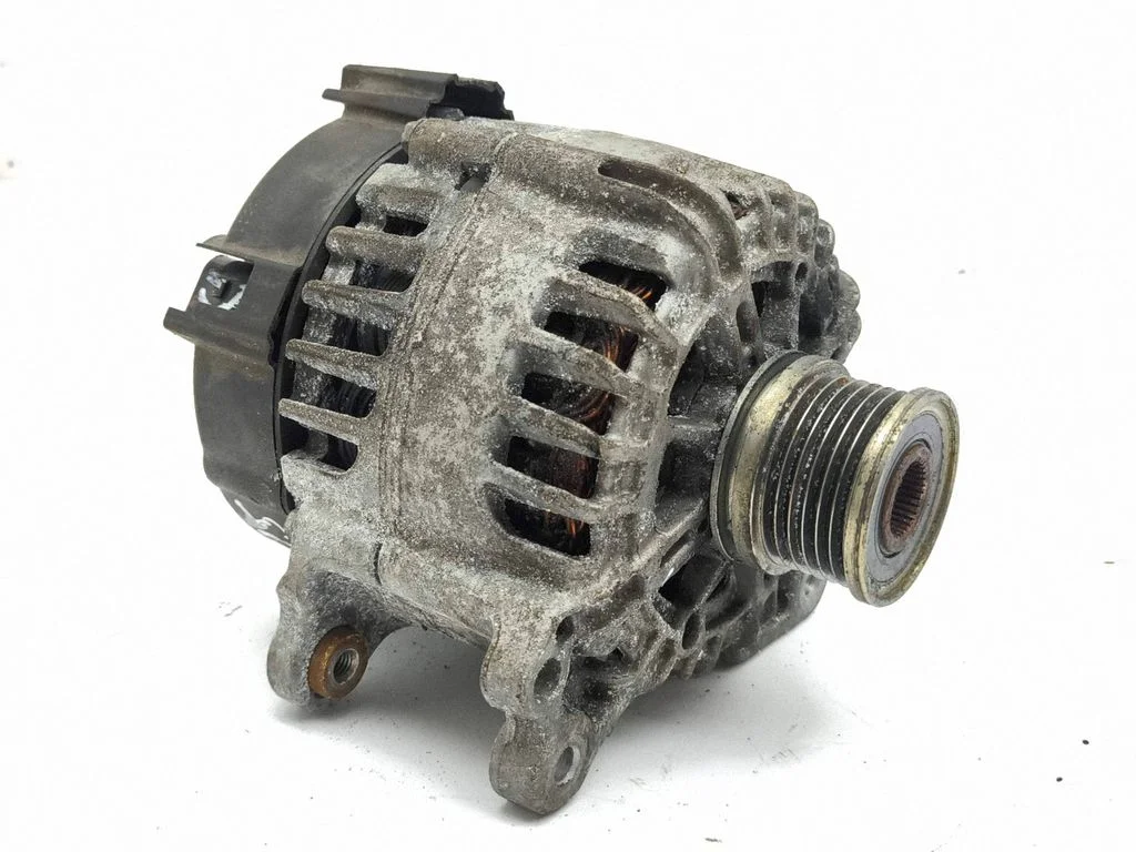 Generator/alternator 04L903024