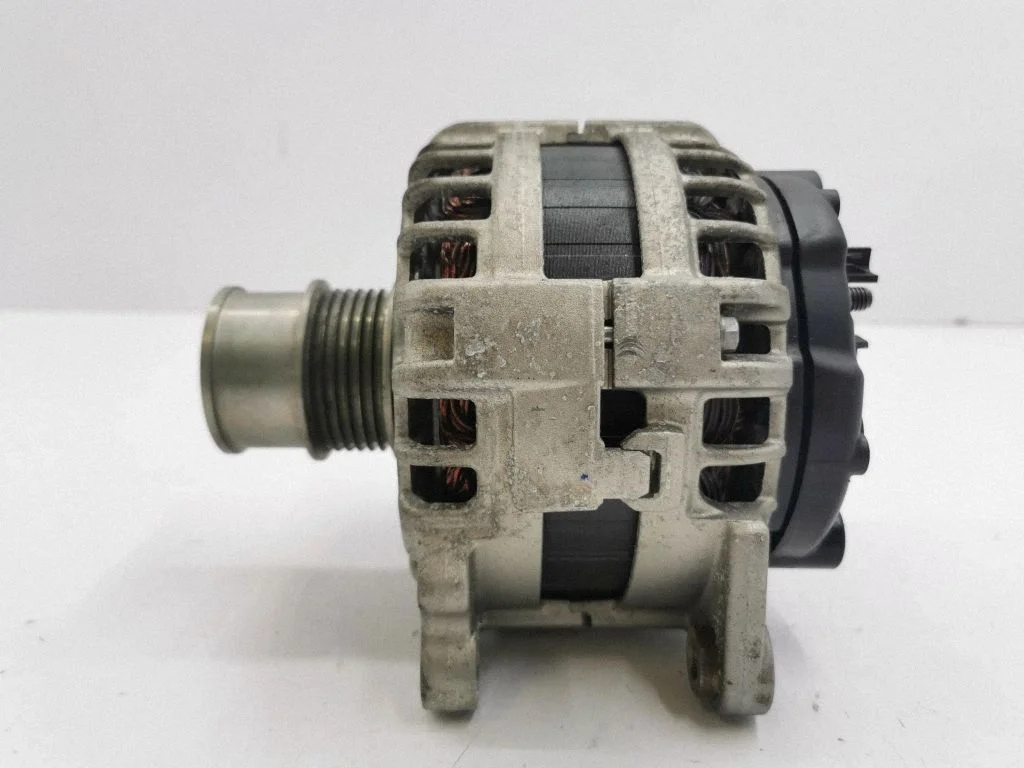 Generator/alternator 05E903027B