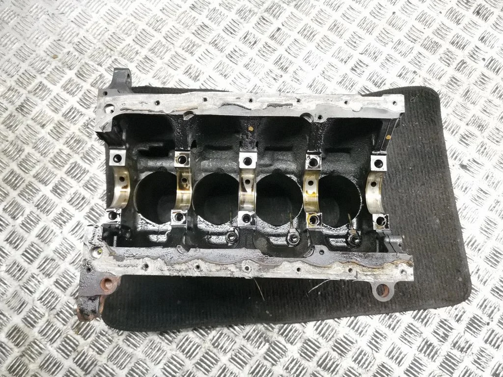 Engine block LY81