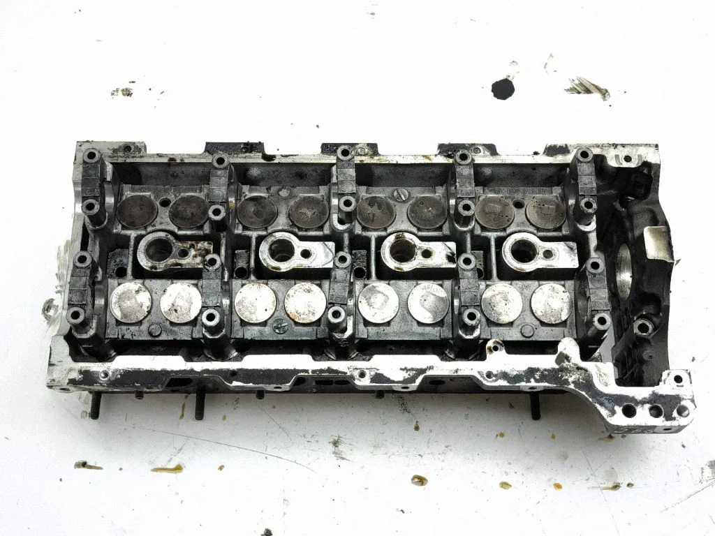 Dzinēja galva R6110162601