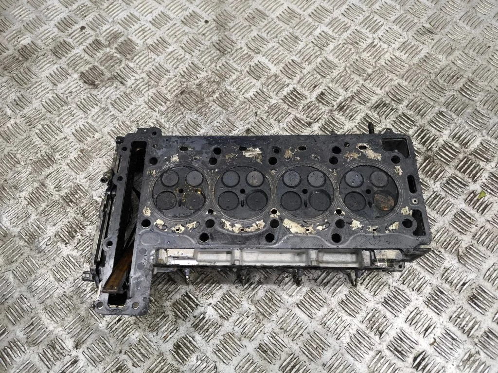 Engine head A6540103903