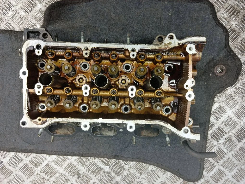 Engine head 318046
