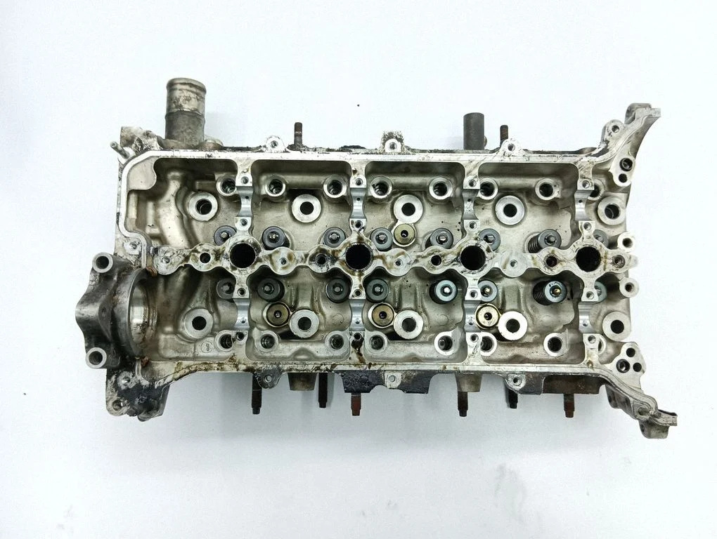 Dzinēja galva 22C28056