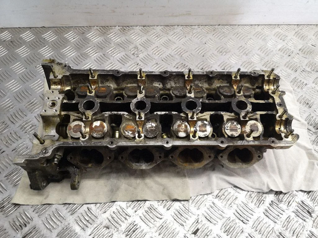 Engine head 2205254