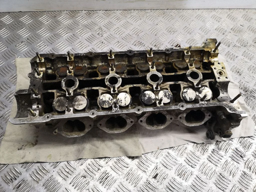 Engine head 2205255