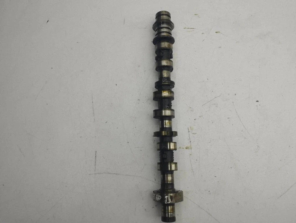 Camshaft – right