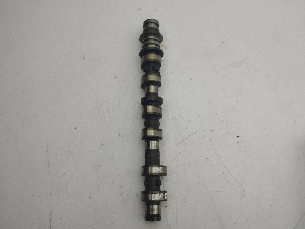 Camshaft – right