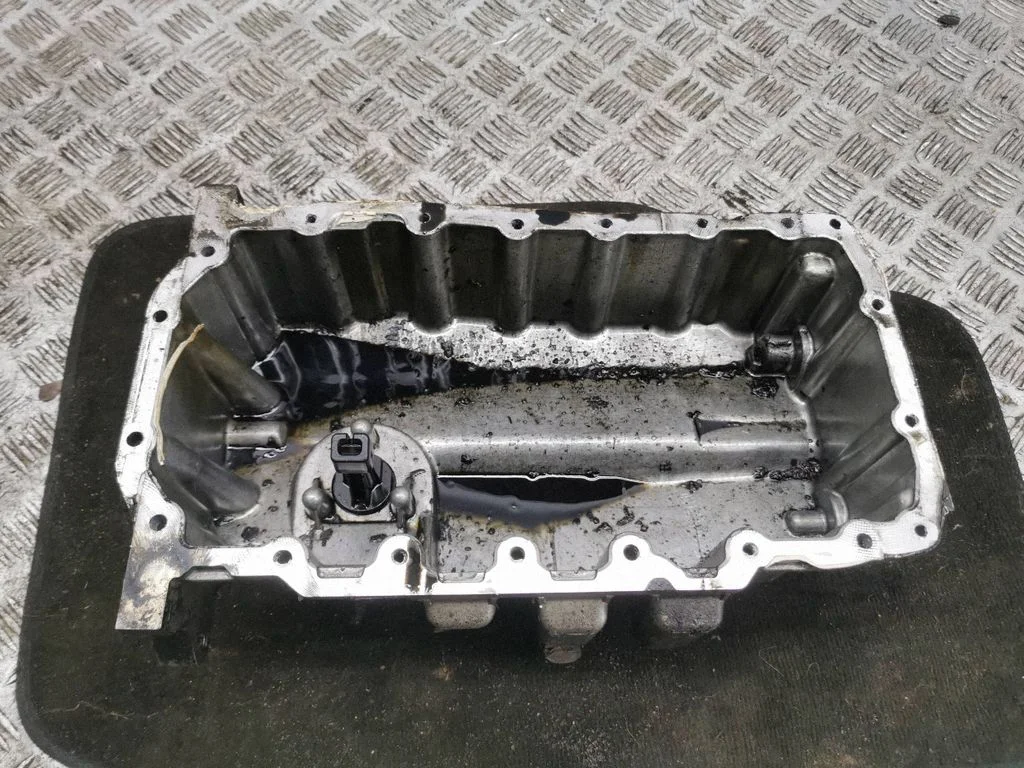 Oil sump