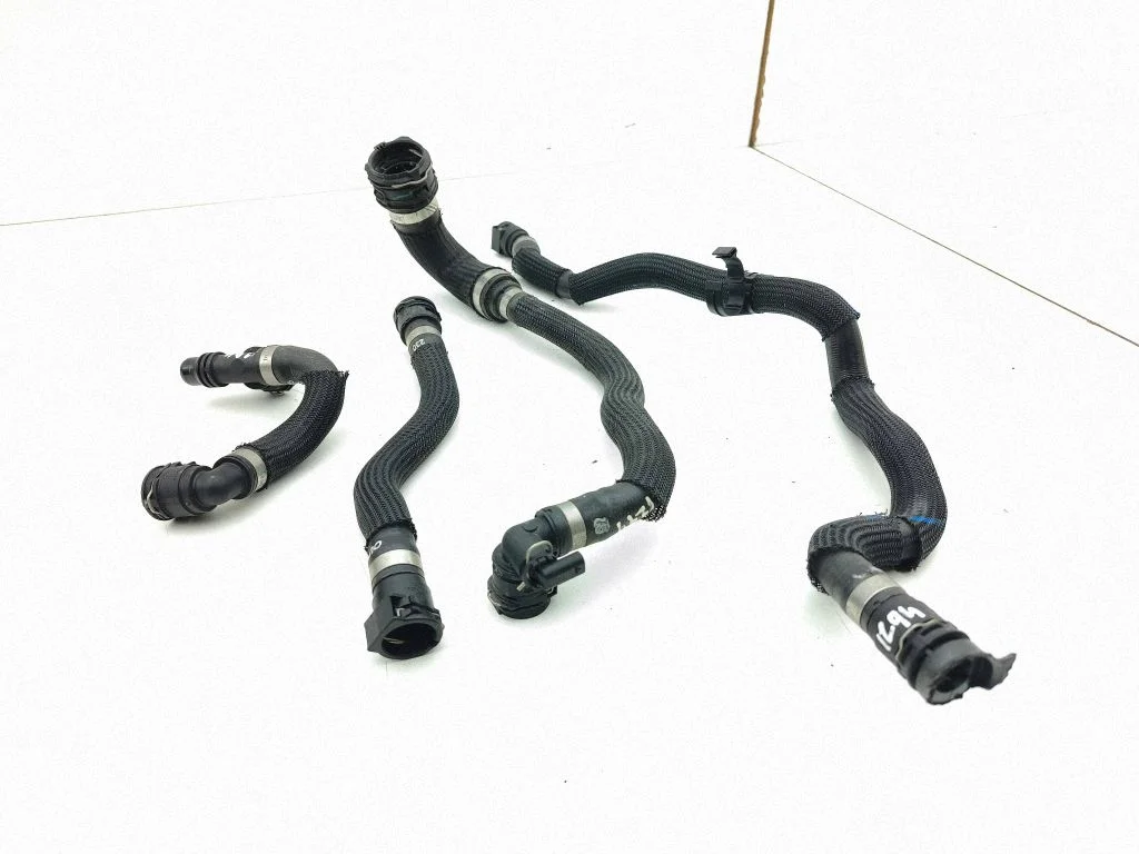 Coolant pipe/hose