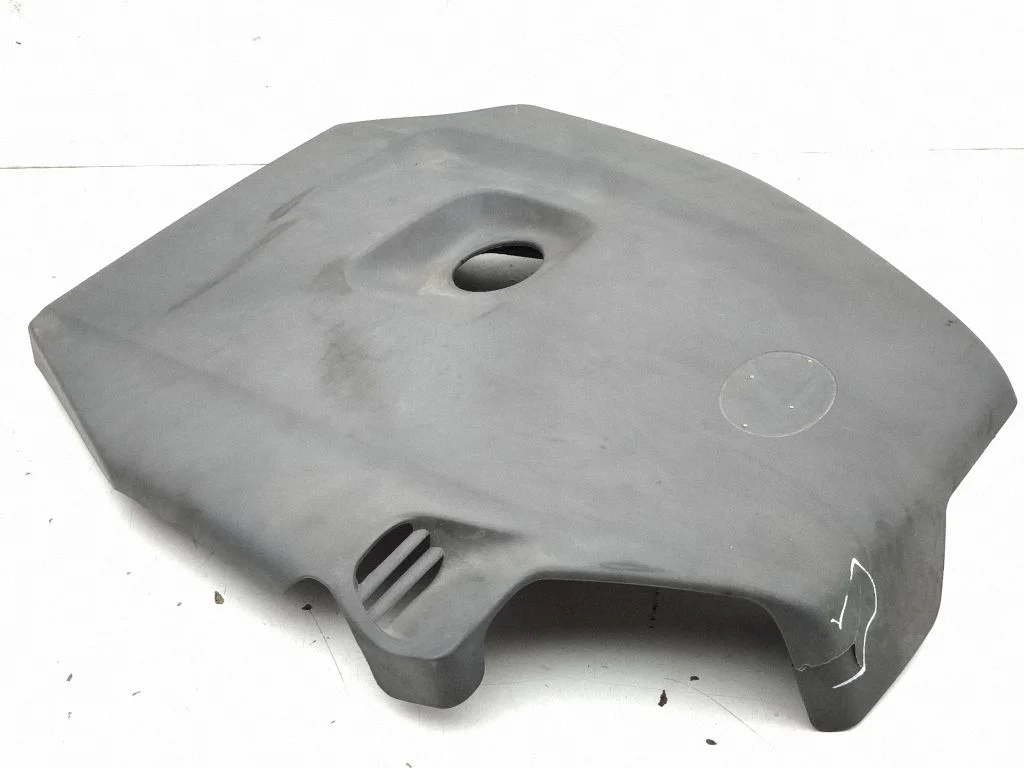 Engine cover (trim)