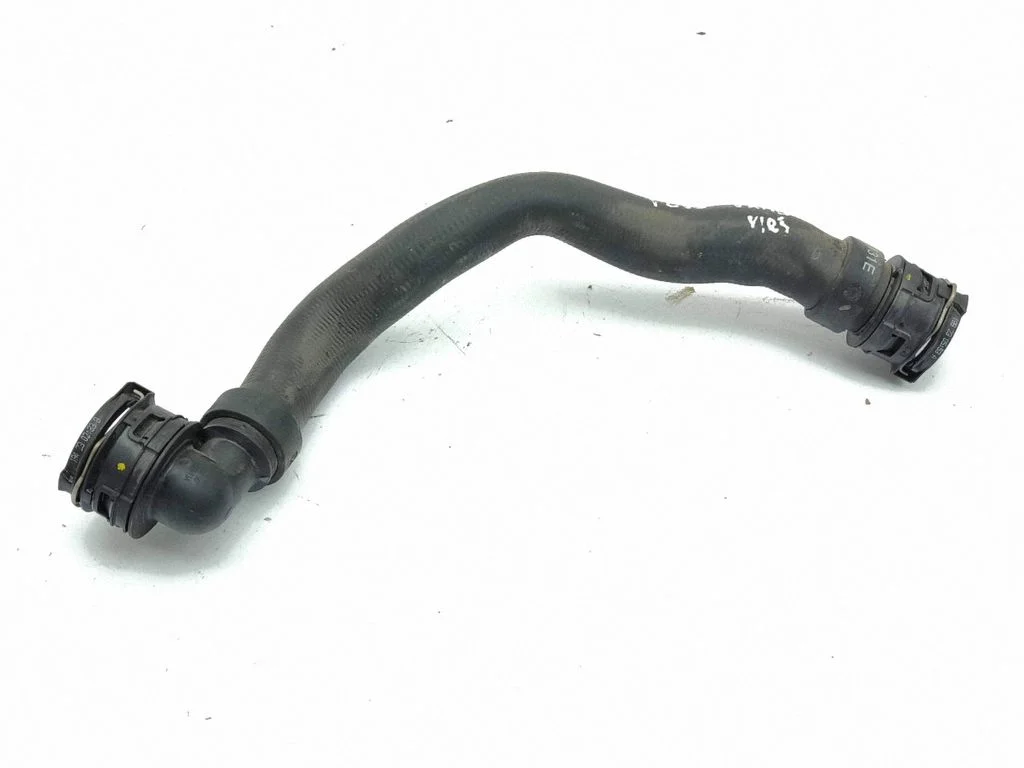 Coolant pipe/hose