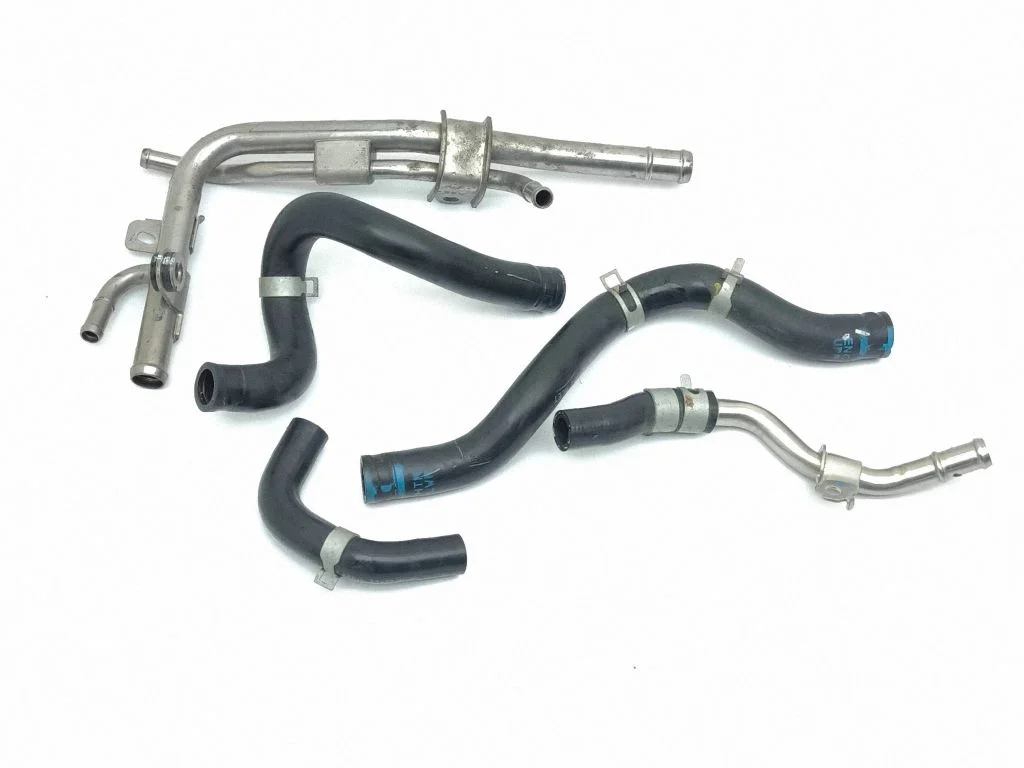 Coolant pipe/hose