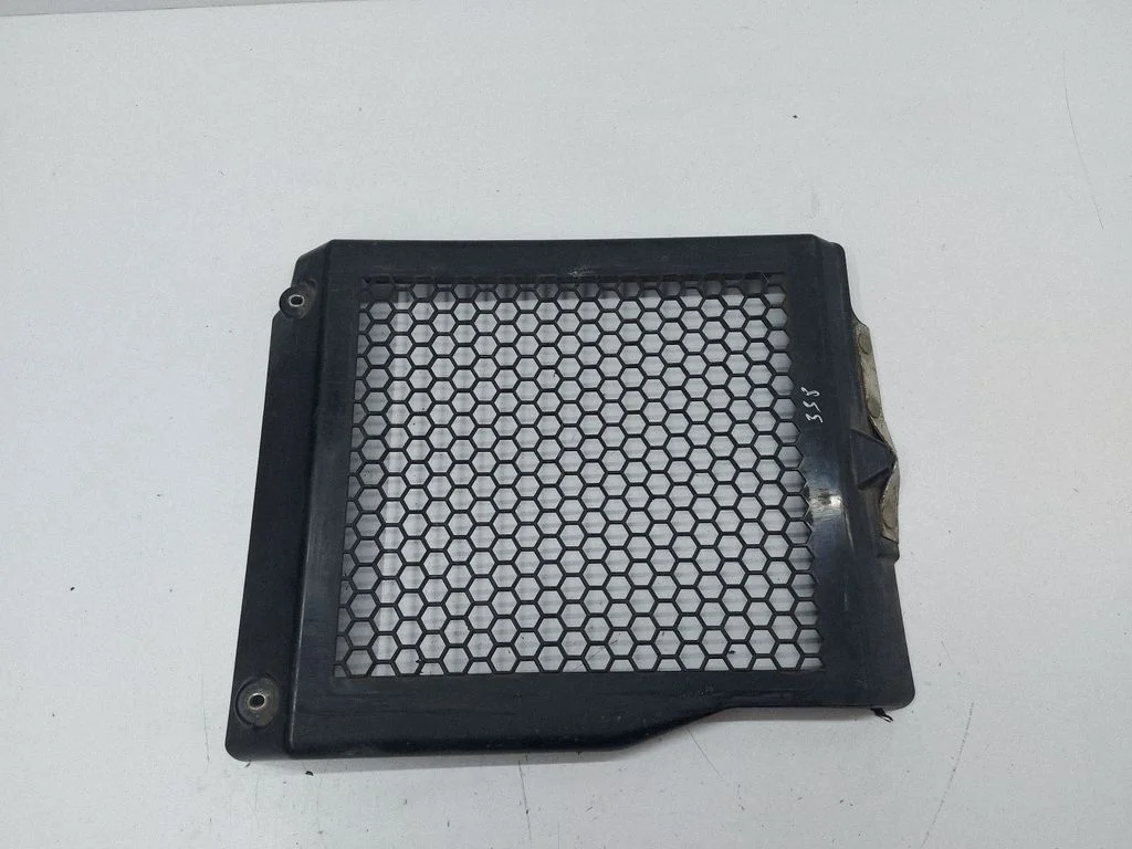 Engine cover (trim) L33E207B0